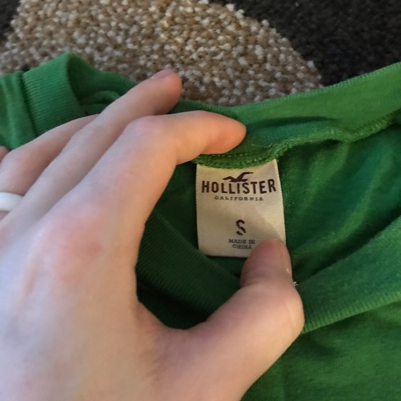 Small green Hollister long sleeve - Picture 2 of 2